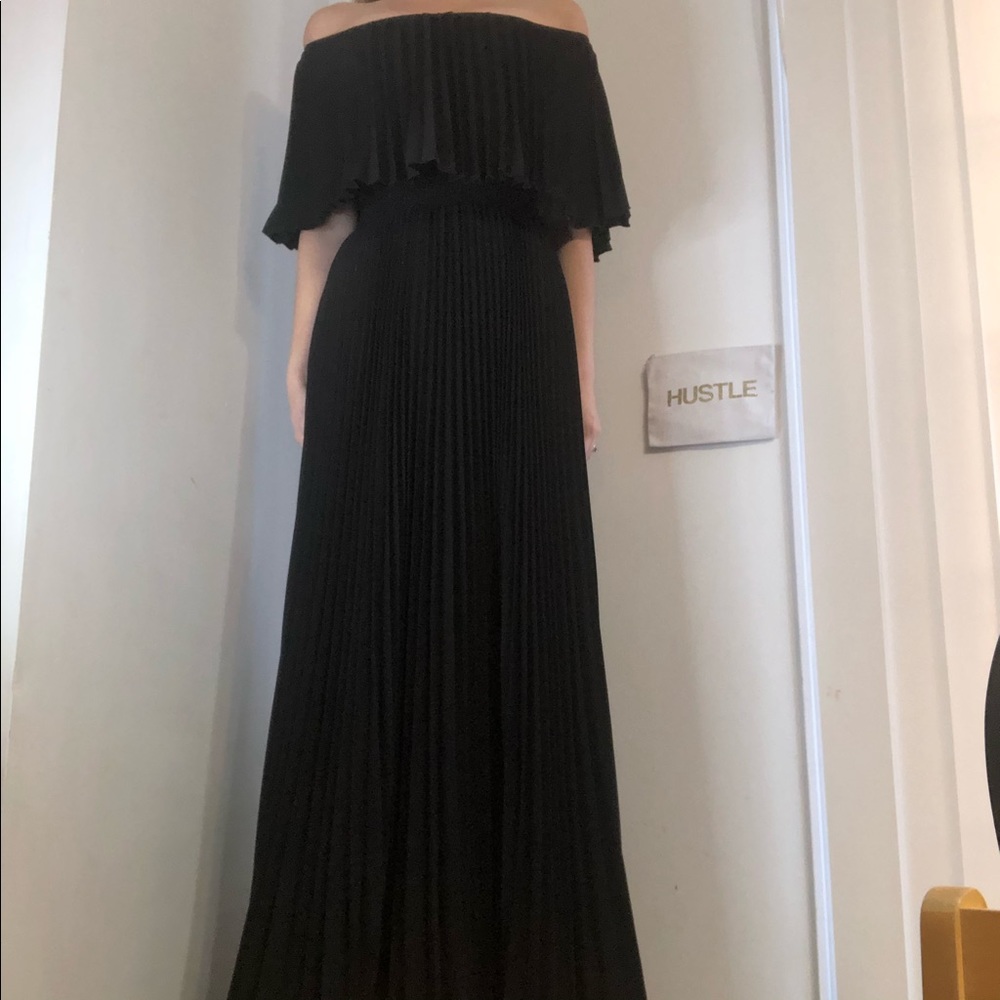 Altar’d State Off the Shoulder Pleated Maxi Black - Picture 3 of 6